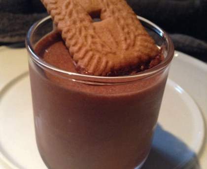 Mousse au chocolat noir et pralinoise