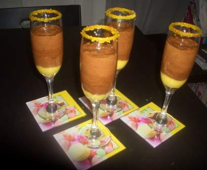 Mousse au chocolat sur lit de mangue à ma façon