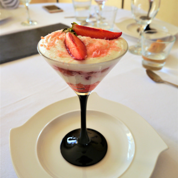 Mousse de fromage blanc et brunoise de fraises au Speedy Chef Tupperware 