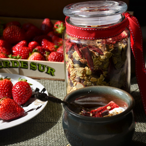 Muesli aux fraises séchées au déshydrateur