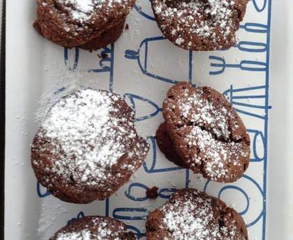 Muffin au chocolat fondant avec nappage fraise bailey
