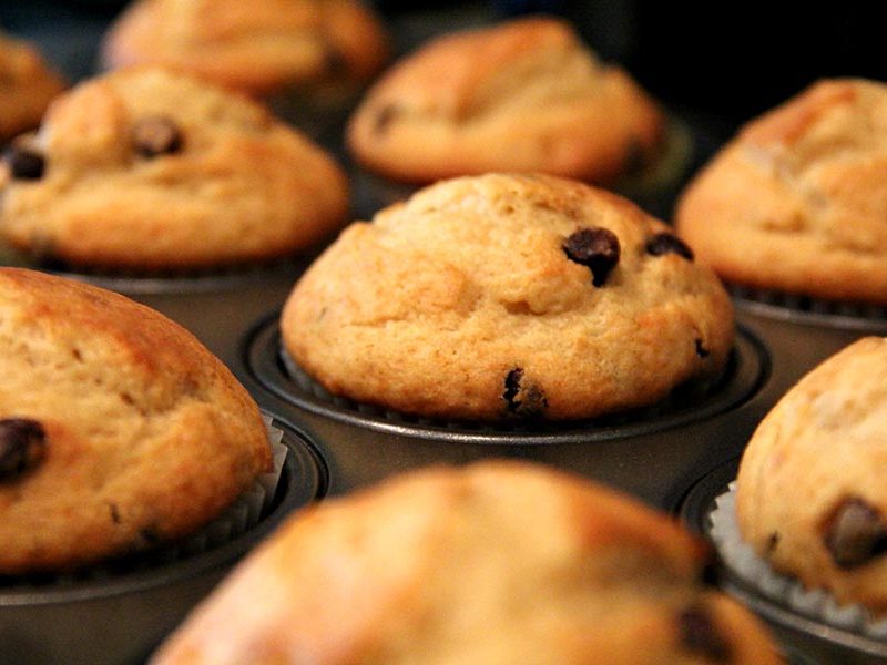Muffins au chocolat blanc, pépites et pâte à tartiner au chocolat