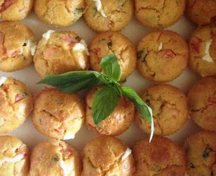 Muffins Tomates/Basilic/Coeur chèvre des Cantoches