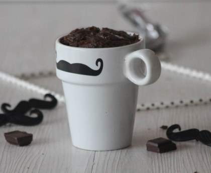 Mugcake aux pépites de chocolat (recette au micro-ondes)