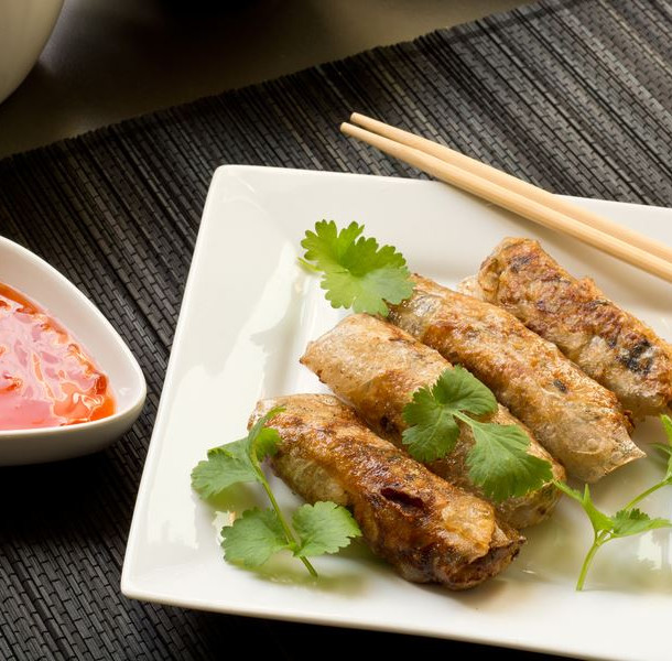 Nems au crabe, chou chinois et pousses de bambou
