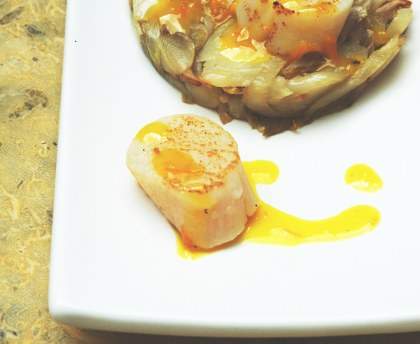 Noix de pétoncles à l'effilochée d'endives, au gingembre et jus d'orange