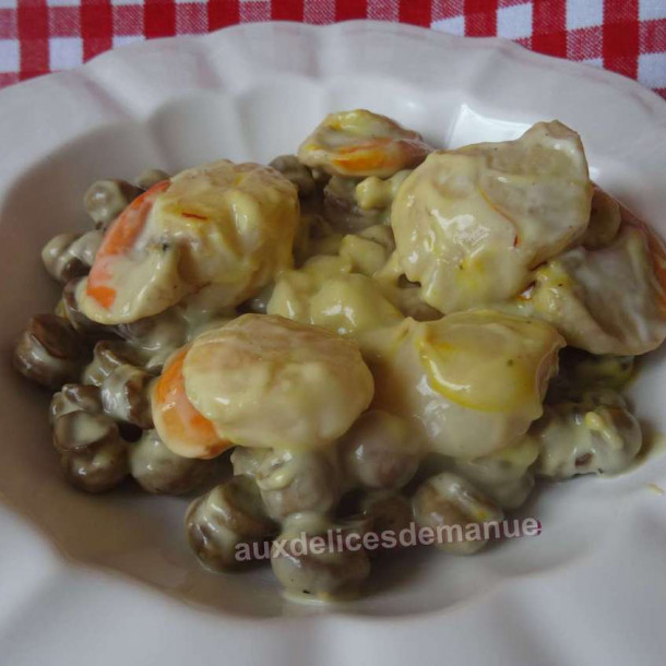 Noix de saint-Jacques aux champignons, sauce safranée