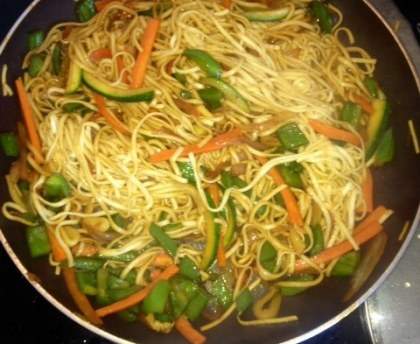 Nouilles aux crevettes, légumes