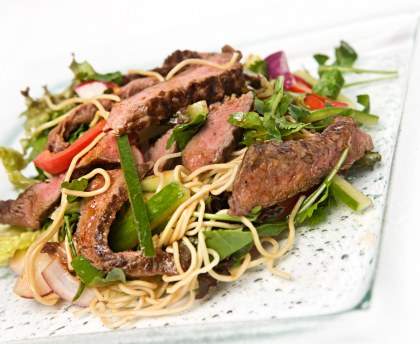 Nouilles chinoises au boeuf et aux légumes