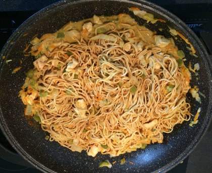 Nouilles chinoises au curry de légumes