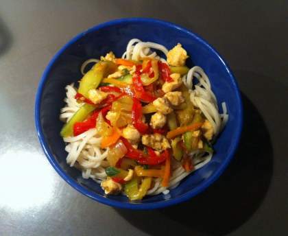Nouilles chinoises aux légumes et aux épices