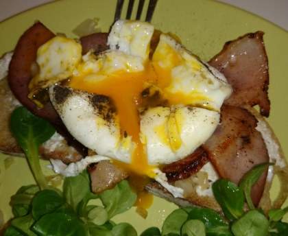 Oeuf poché sur son nid gourmand
