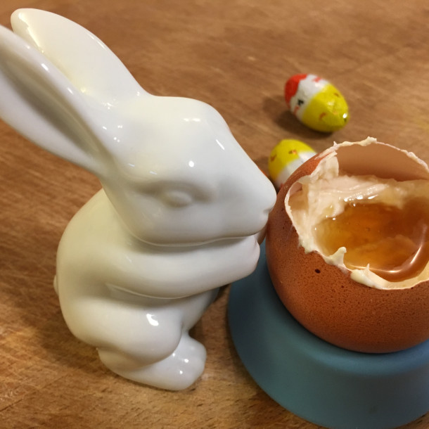 Oeufs a la coque trompe l'œil (Pâques)