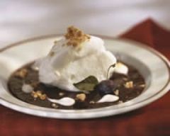 Oeufs à la neige à la sauce chocolat