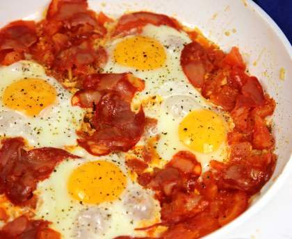 Oeufs à la tomate et chorizo
