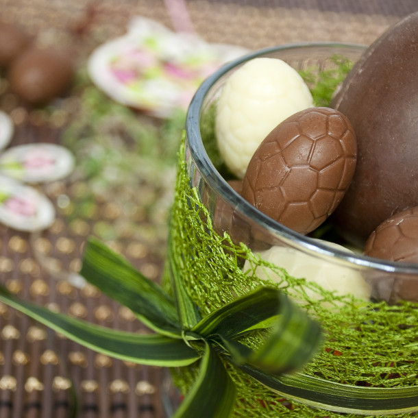 Oeufs en chocolat noir saveur bergamote