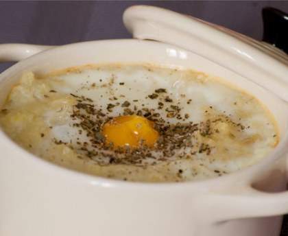 Oeufs gratinés en coque de purée