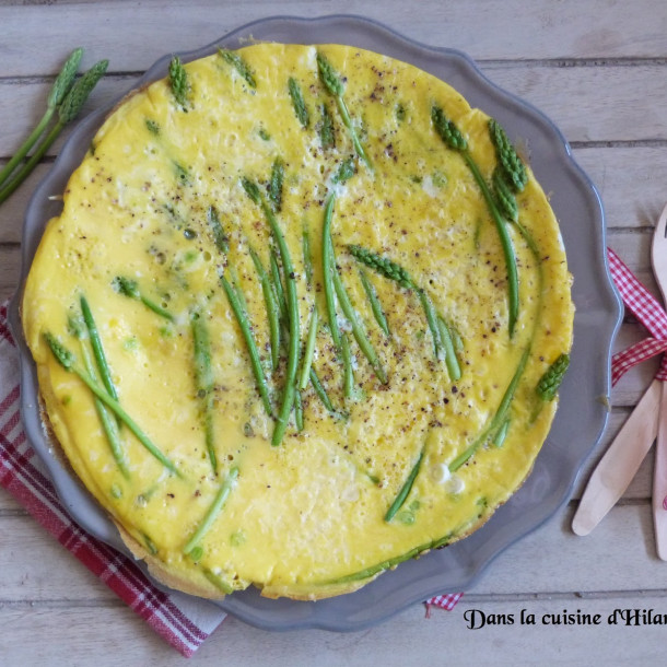 Omelette champêtre aux asperges des bois et aillet