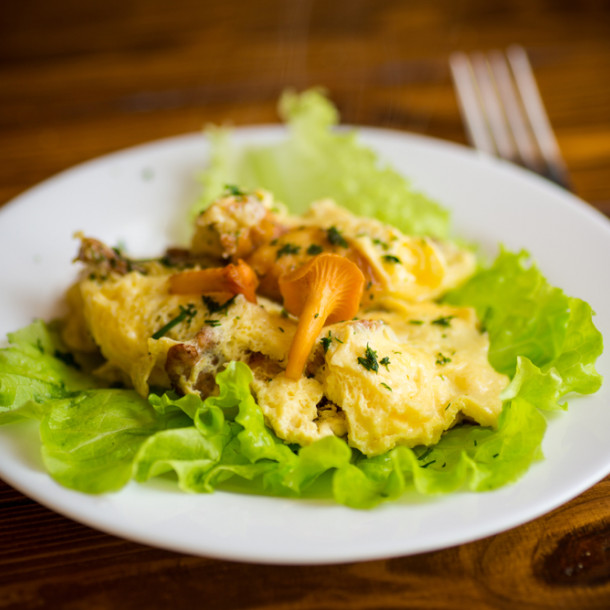 Omelette champignon-fromage