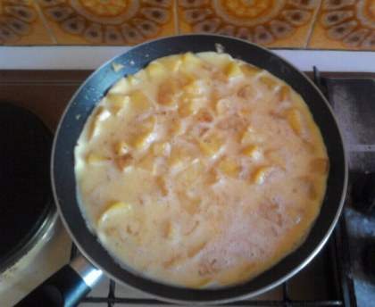 Omelette sucrée aux pommes