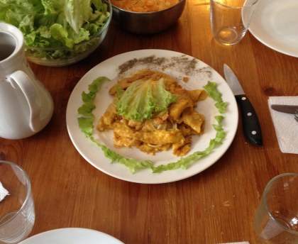 Omellette de pâtes au curcuma