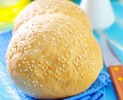 Pains à burger maison sans oeufs (et pourtant tellement bons !)