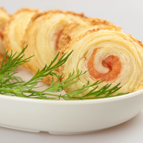 Palmiers au saumon fumé et gruyère