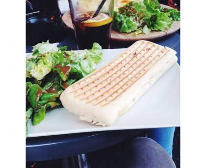 Panini jambon tomate basilic