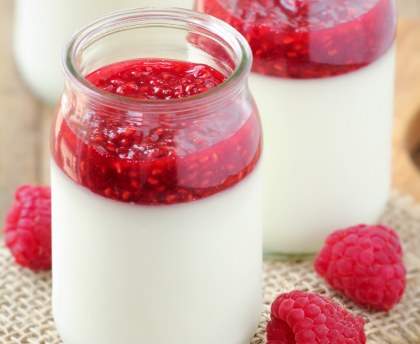 Panna cotta allégée aux framboises