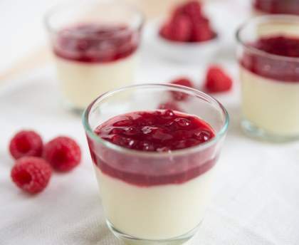 Panna cotta au coulis de framboise