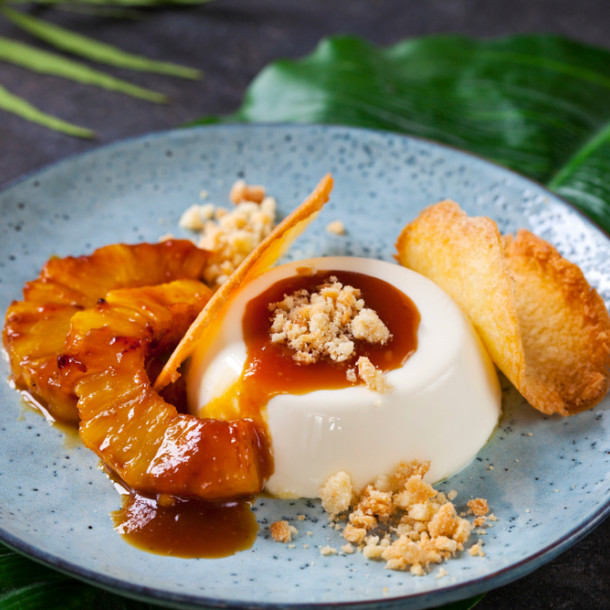 Panna Cotta au Lait de Coco, Ananas Caramélisé à la Vanille de Tahiti