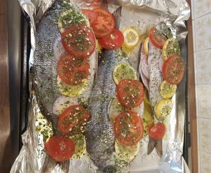 Papillote de dorade grise au four