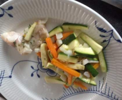 Papillote de poisson et julienne de légumes