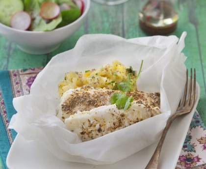 Papillotes d'églefin sur lit de pommes de terre