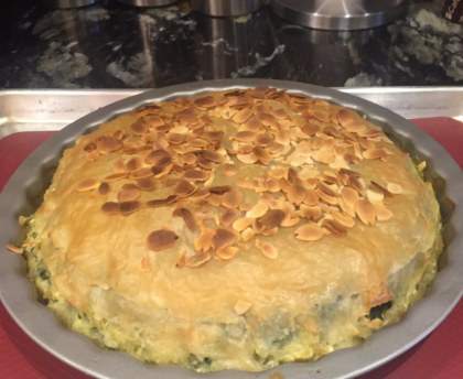 Pastilla de saumon frais aux épinards et aux amandes
