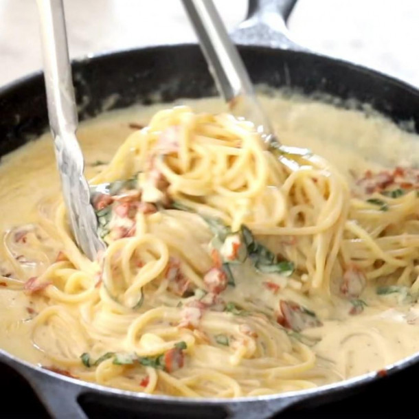 Pâtes alla carbonara crémeuses