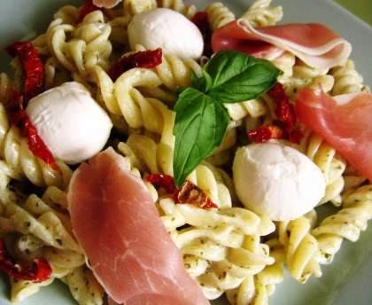 Pâtes au pesto en salade