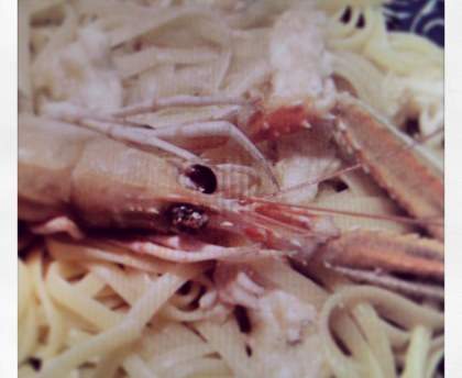 Pâtes aux langoustines, chorizo et vin rouge