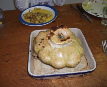 Pâtisson farci crème, oignons et lardons