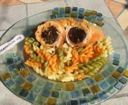 Paupiettes de veau aux pruneaux et aux lardons