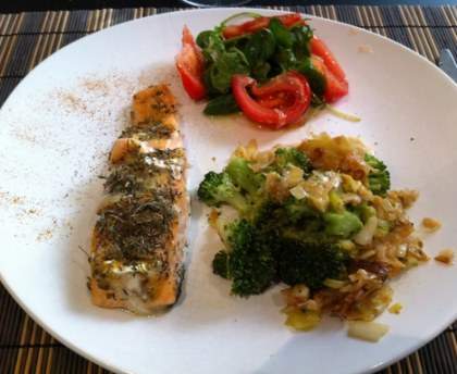 Pavé de saumon au chèvre, fines herbes et moutarde