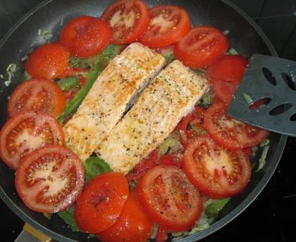 Pavés de poisson aux poivrons et tomates