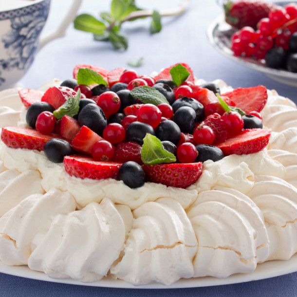 Pavlova aux fraises et framboises