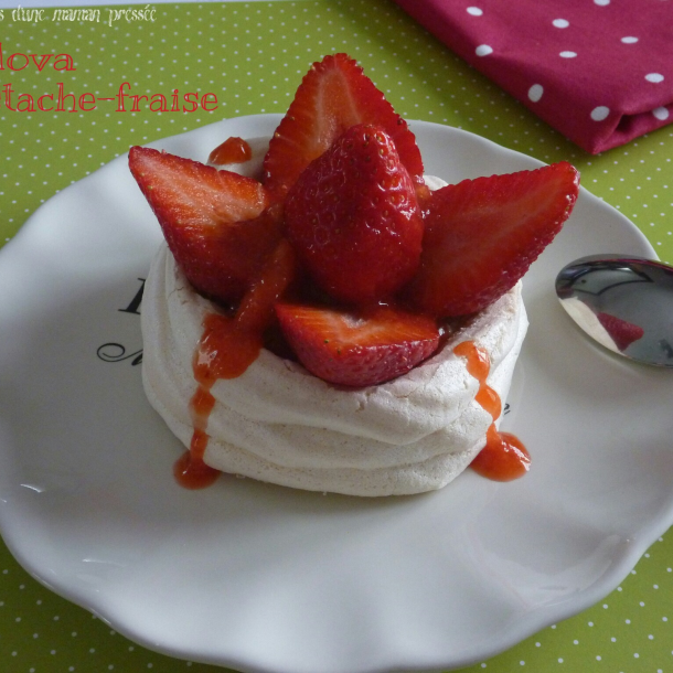 Pavlova fraise-pistache