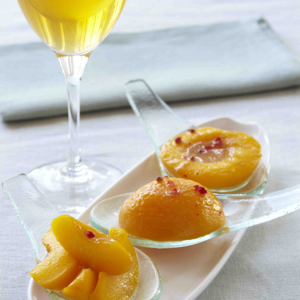 Pêches au cidre et baies roses