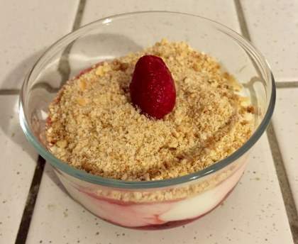 Petit dessert rapide sur lit de fraise