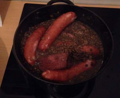 Petit salé aux lentilles et aux saucisses