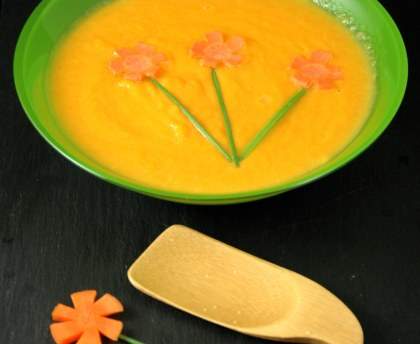Petite soupe de carottes au lait de coco