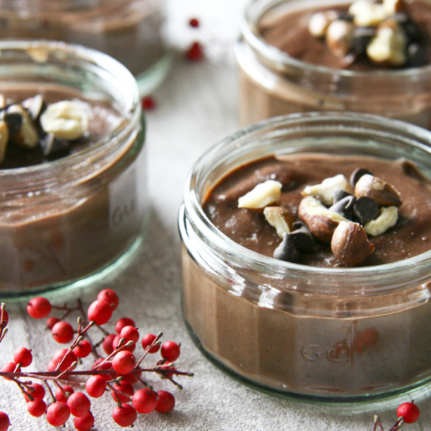 Petites crèmes végétales au chocolat et à la noisette