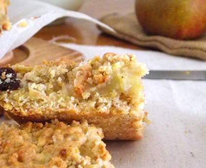 Petits carrés de pommes, poires et cannelle aux flocons d’avoine et miel